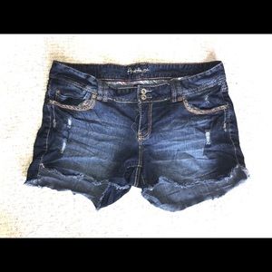Amethyst denim shorts